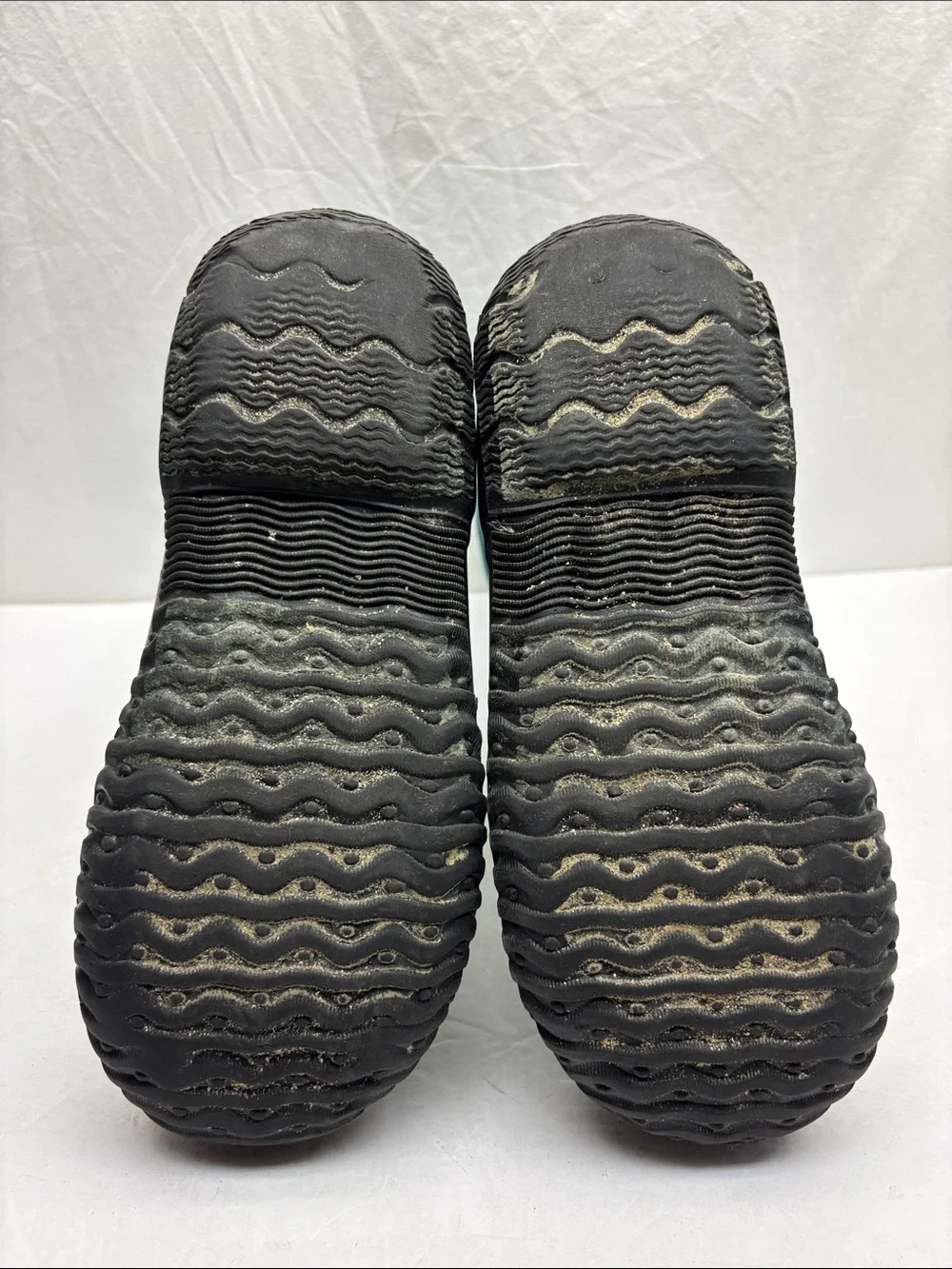Bogs Classic Owl rain boots, SZ 6 for big girl, box 1BA